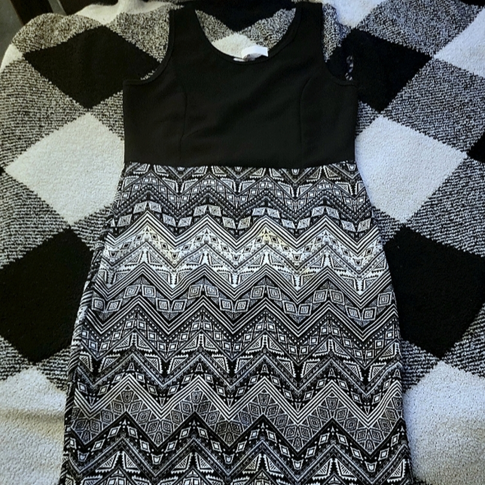 Black and White Printed Midi Dress